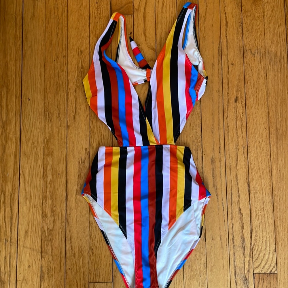 Cupshe one-piece bathing suit. Small. NWT